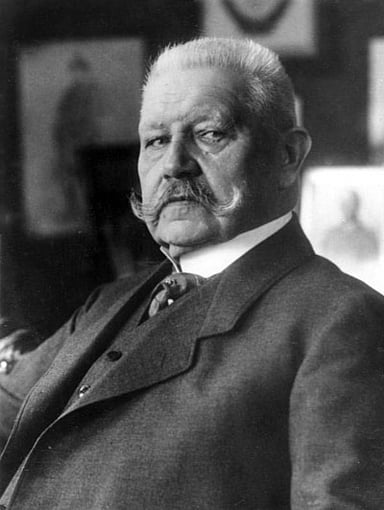 What was Paul von Hindenburg's role in the German Weimar Republic?