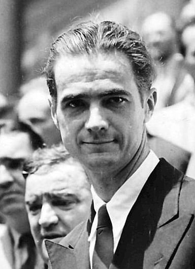 What country does Howard Hughes have citizenship in?