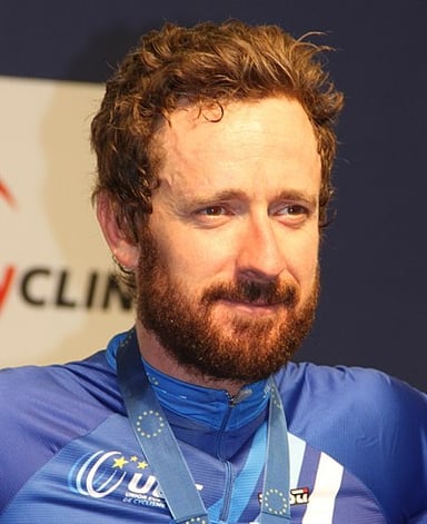 Which cycling team did Bradley Wiggins join in 2010?