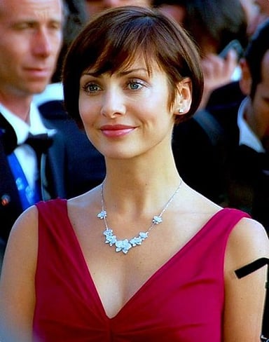 Natalie Imbruglia holds citizenship in which other country besides Australia?