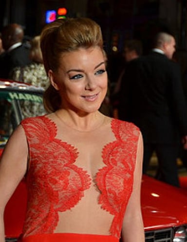 On which sitcom did Sheridan Smith appear from 2001-2009?