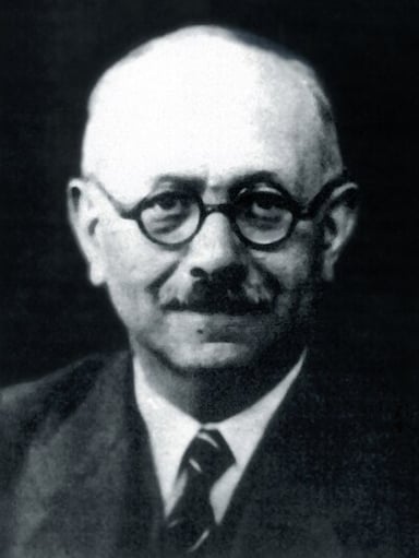 Marc Bloch was primarily associated with which school of historical study?