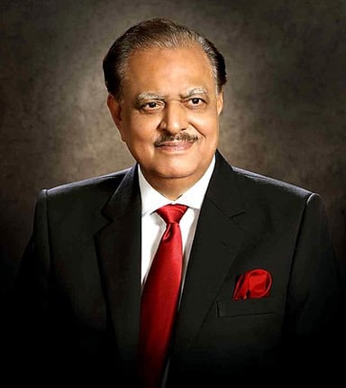 Was Mamnoon Hussain's term as President extended?