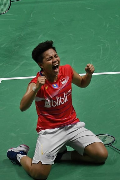 What is Apriyani Rahayu's specialty in badminton?