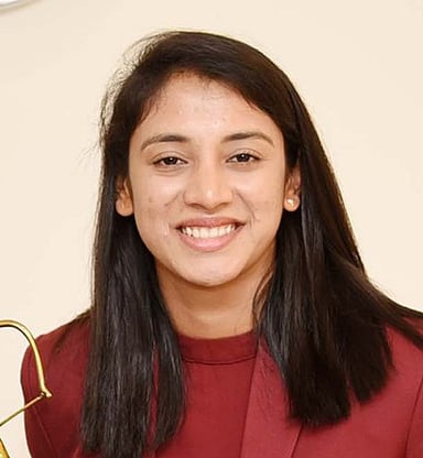 What left-handed batting style is Smriti Mandhana known for?