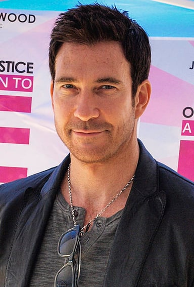 Dylan McDermott appears in which Christmas movie remake?
