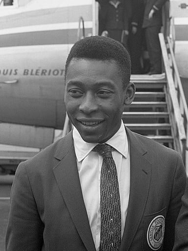 In what year did Pelé receive the [url class="tippy_vc" href="#303348279"]Ballon D'Or Dream Team[/url] award?