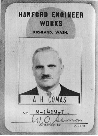 In which year did Arthur Compton win the Nobel Prize in Physics?