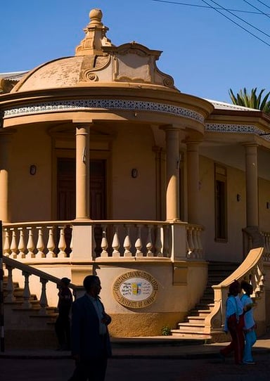 What is the architectural style that dominates Asmara?