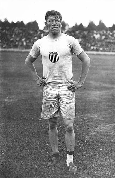 When were Jim Thorpe's Olympic medals restored by the IOC?