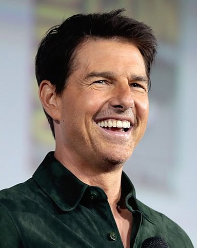 Is Tom Cruise left or right handed?