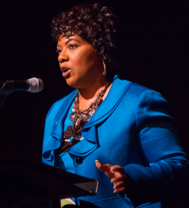 In what year did Bernice King seem to retract her previous views on LGBT rights?