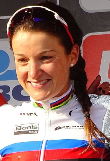 What year did Lizzie become the World Road Race Champion?