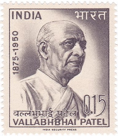 What is Vallabhbhai Patel's title in Hindi, Urdu, Bengali and Persian?