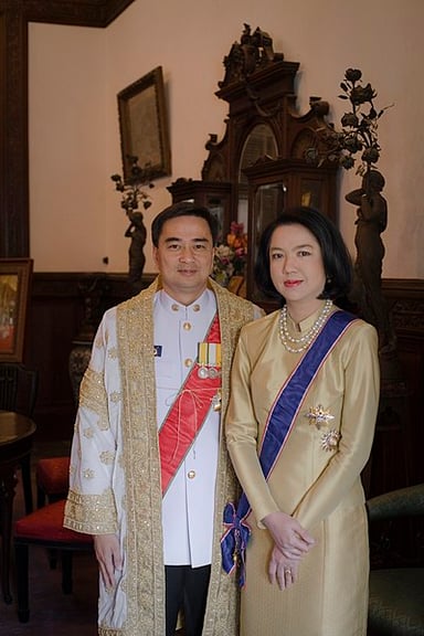 How old was Abhisit Vejjajiva when he was elected to the Thai House of Representatives?