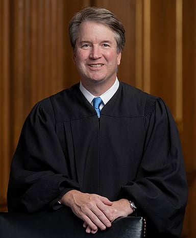 Which president did Kavanaugh work for during the 2000 U.S. presidential election?