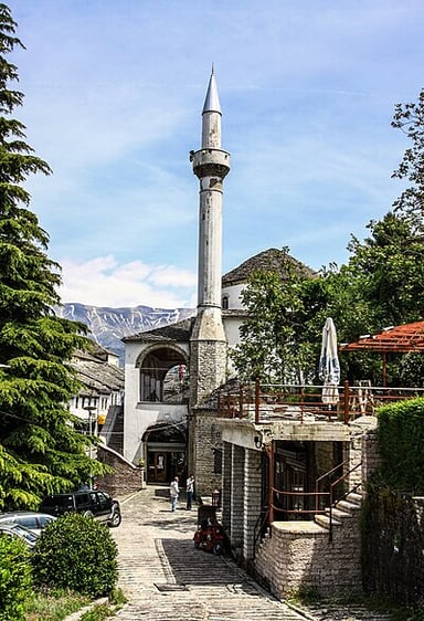 What was established in Gjirokastër in 1914 after several months of guerrilla warfare?
