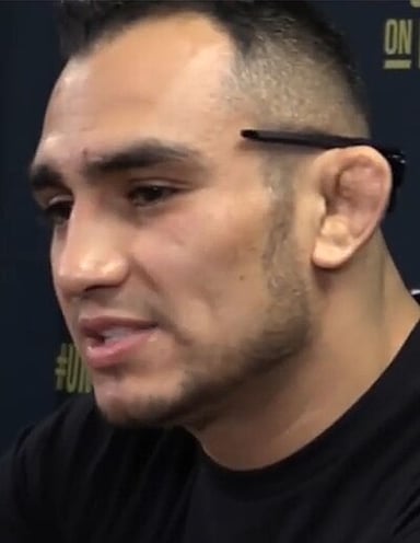 What Tony Ferguson's record of consecutive wins in UFC lightweight history?
