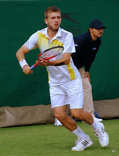 In which Grand Slam event did Dan Evans reach the fourth round in 2017?