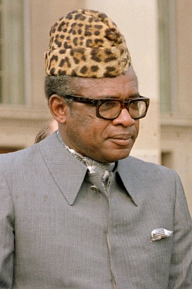Mobutu changed Zaire's constitution to favor which party?
