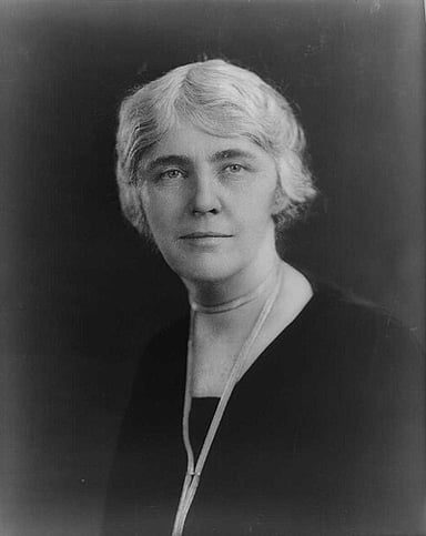 In which organization did Lou Hoover have a leadership role?
