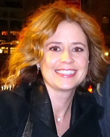 What famous NBC sitcom is Jenna Fischer known for?