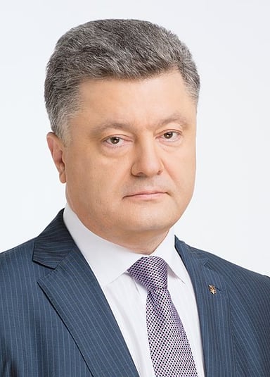 How many votes did Petro Poroshenko receive in the first round of the 2014 presidential election?
