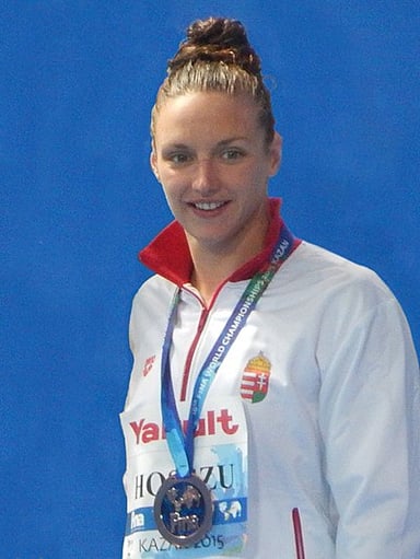 How many Hungarian national swimming records does she own?