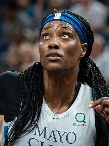 Which team did Sylvia Fowles retire from?