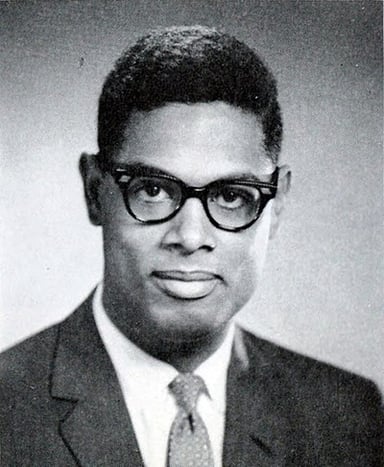 What's the subject of Sowell's syndicated columns?
