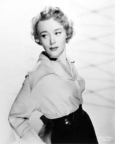 What unusual fact is linked to the birth of Glynis Johns?