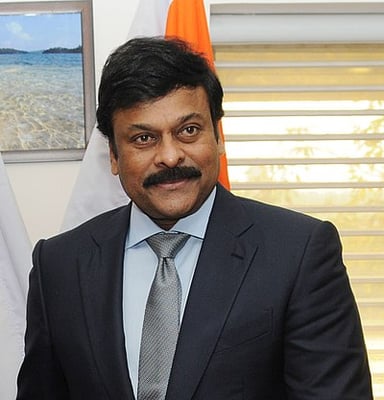 What was the highest-paid fee for Chiranjeevi for any Indian movie in 1992?