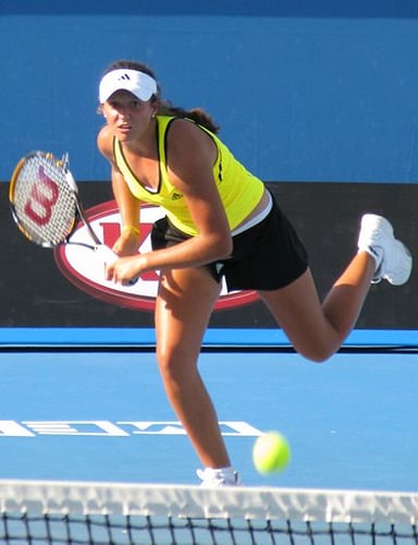 How many times did Laura Robson reach the final of the girls' singles tournament at the Australian Open as a junior?