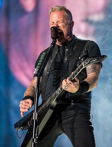 From which newspaper did James Hetfield answer an advertisement leading to the formation of Metallica?