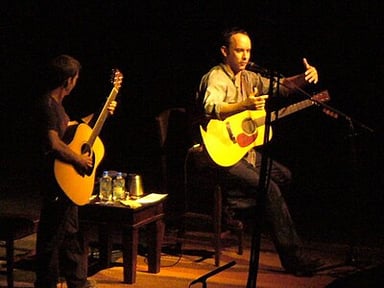 For which band is Dave Matthews the lead vocalist and guitarist?