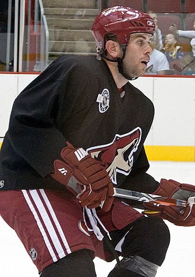 Which player holds the record for most points in a single season for the Arizona Coyotes?