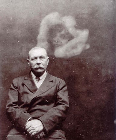 What does Arthur Conan Doyle look like?