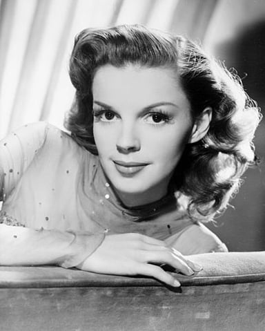 Select Judy Garland's record labels:[br](Select 2 answers)