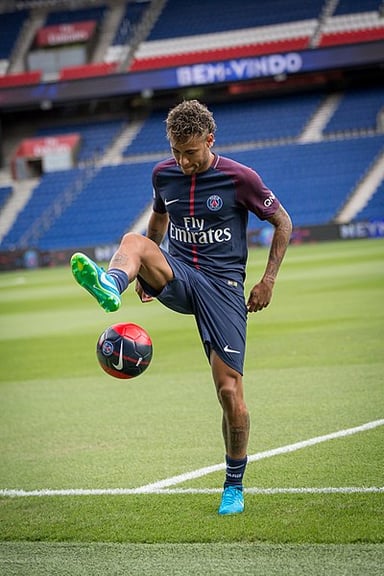 Which number did Neymar have while playing for [url class="tippy_vc" href="#1449093"]Paris Saint-Germain F.C.[/url]?
