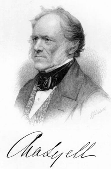 Which year did Lyell publish'Principles of Geology'?