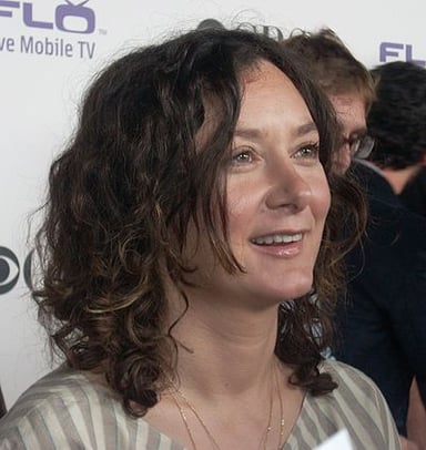 In which sitcom did Sara Gilbert make reappearances after the original series ended?