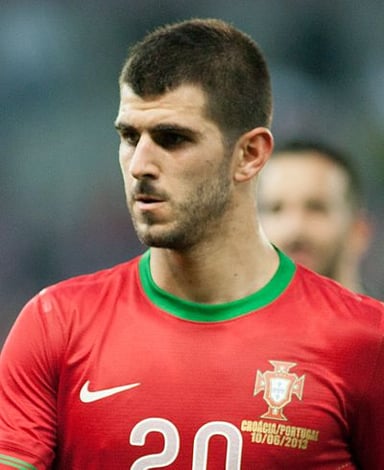 Oliveira made his senior team debut for Portugal against which country?