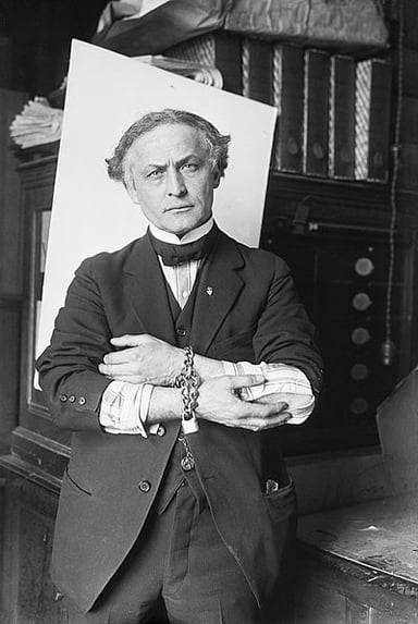 In which city was Harry Houdini born?
