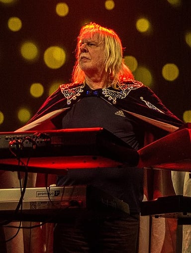What Royal school did Rick Wakeman attend before becoming a full-time musician?