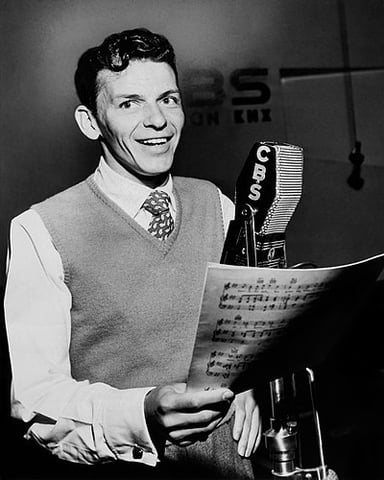 What is Frank Sinatra's eye colour?