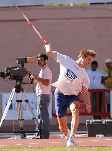 What is Thorkildsen's personal best javelin throw?