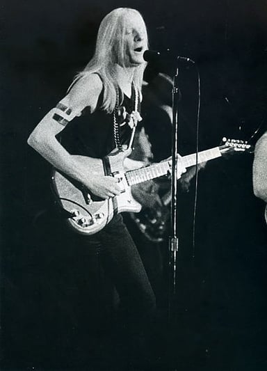 Johnny Winter collaborated with which iconic blues singer?