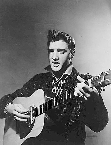 Which Elvis film is set in a haunted house?