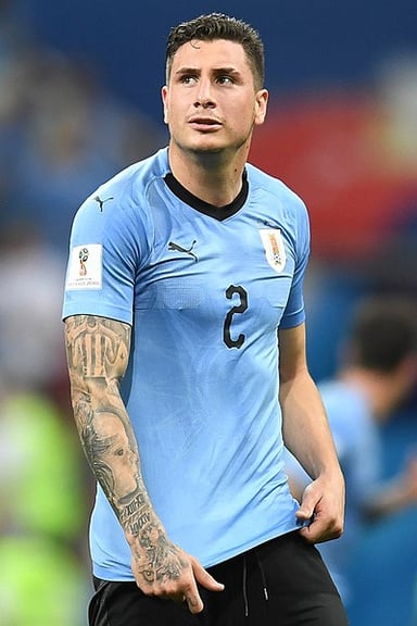 In what age did Giménez made his debut for the Uruguay national team?