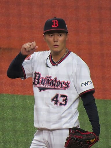 What prestigious pitching award did Yamamoto win in Japan?